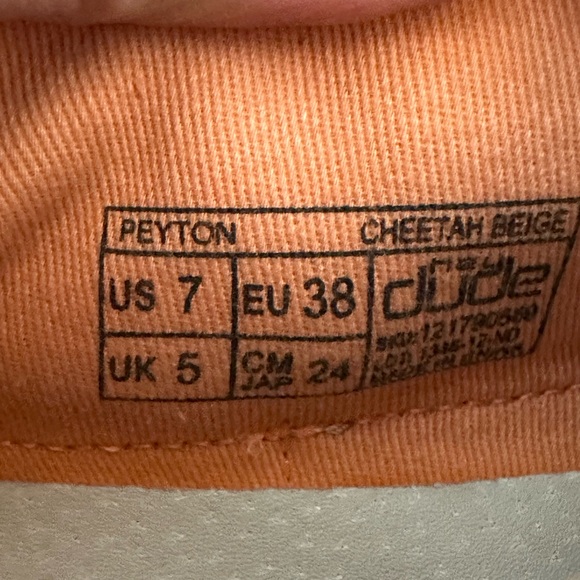 Hey Dude Women's Peyton slip-on shoes in a cheetah print pattern Size 7 - Picture 7 of 9